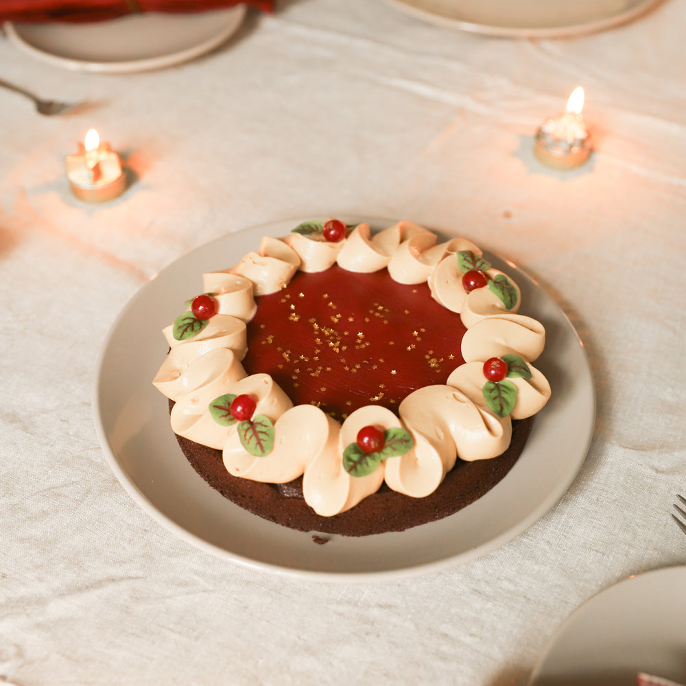 Festive Dulcey & Cranberry Cake
