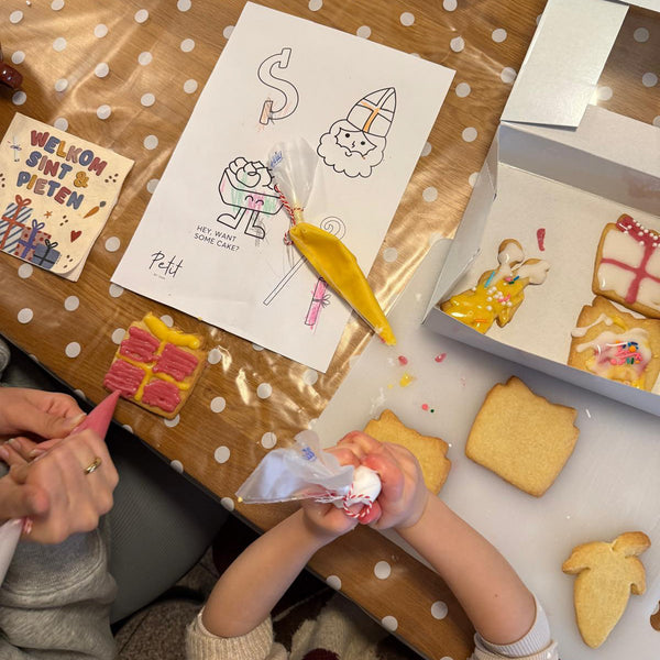 Sinterklaas- en kerstkoekjes versieren (ouder en kind)
